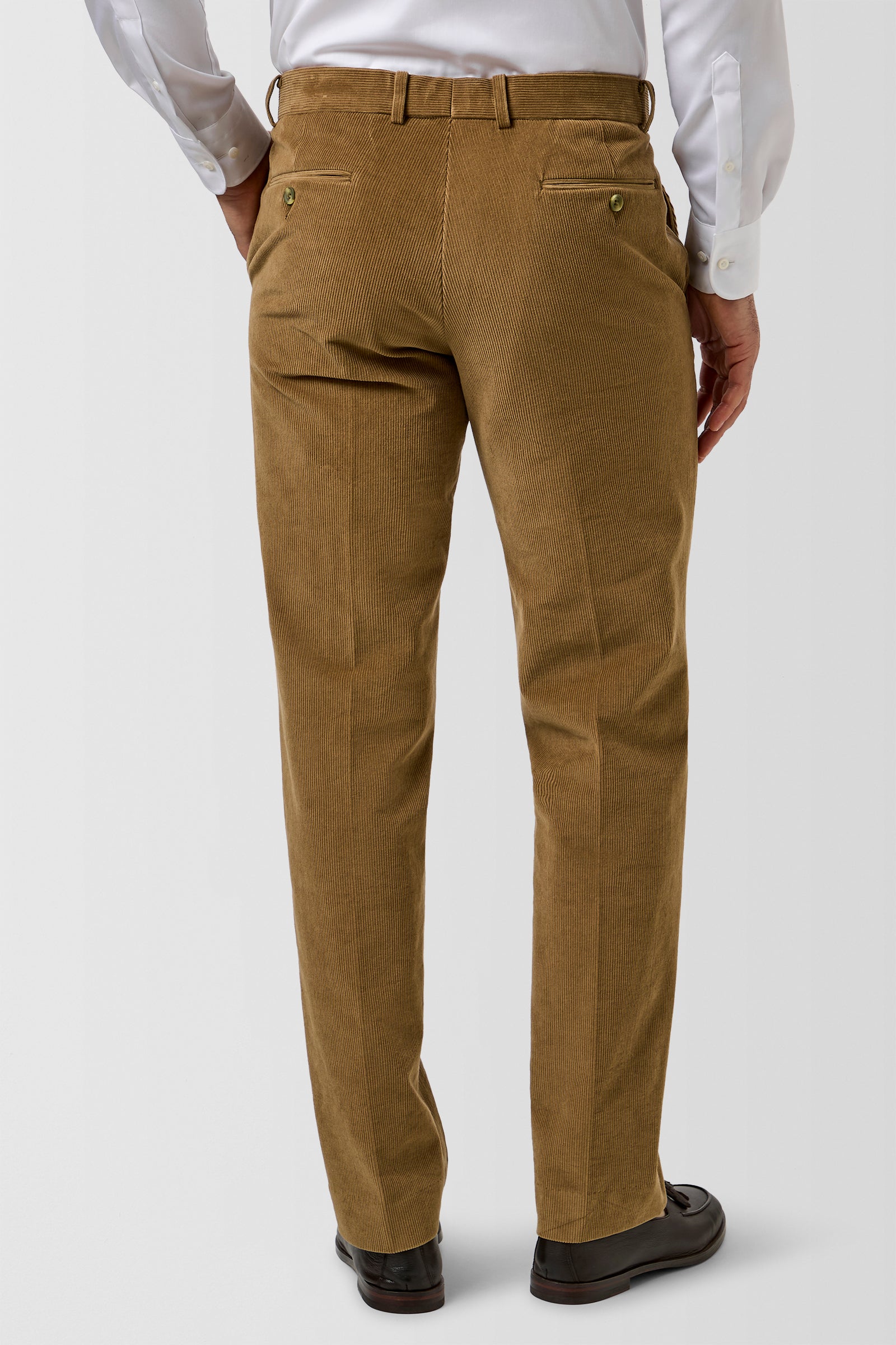 FLP016_SUTTON-12W-CORD-TROUSER_PLTP000019_CAM_3_gix4y9_1787891820